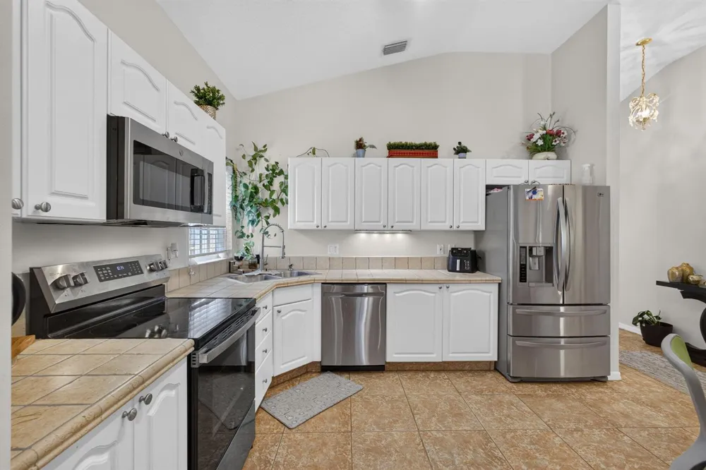 8058 Via Hacienda Riviera Beach, FL 33418