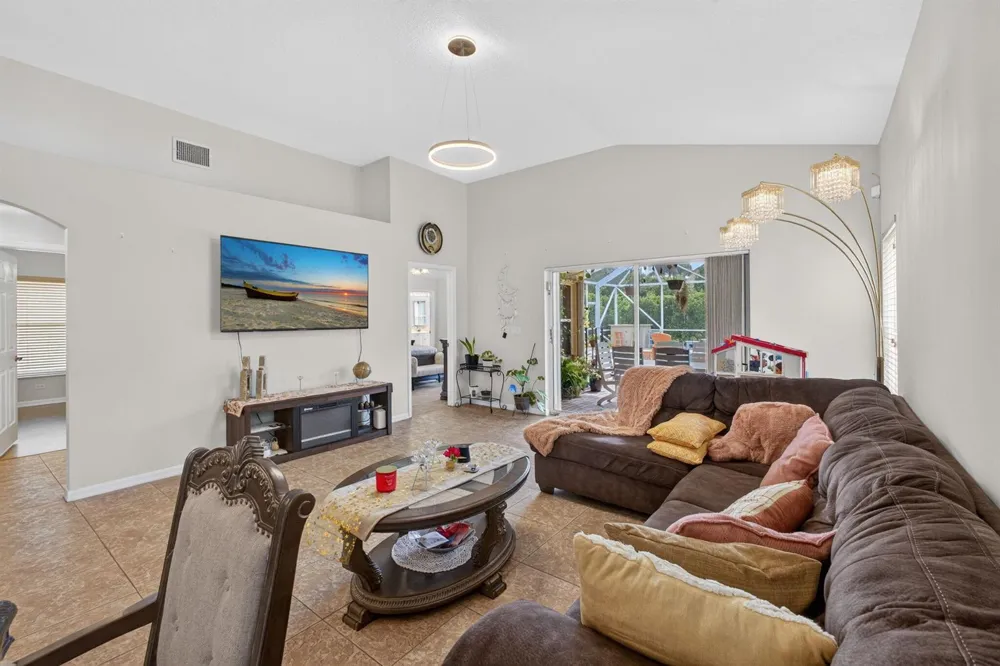 8058 Via Hacienda Riviera Beach, FL 33418