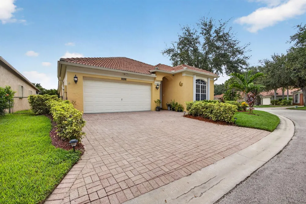 8058 Via Hacienda Riviera Beach, FL 33418