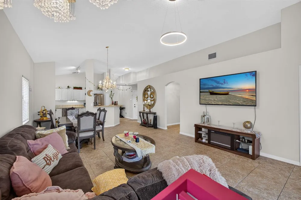 8058 Via Hacienda Riviera Beach, FL 33418