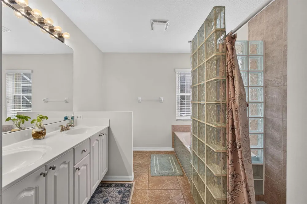 8058 Via Hacienda Riviera Beach, FL 33418