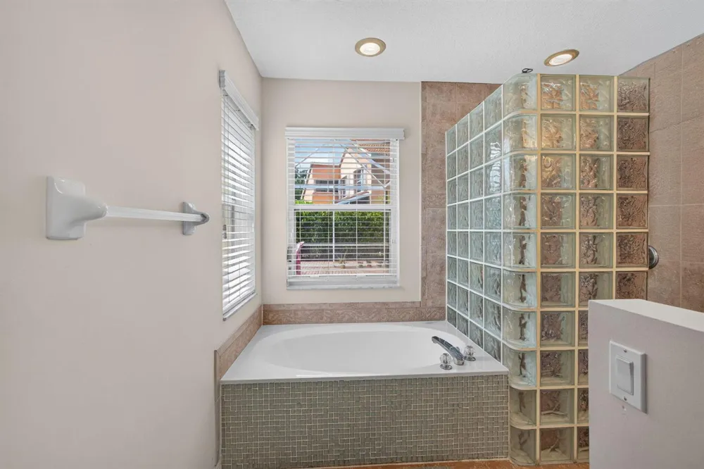 8058 Via Hacienda Riviera Beach, FL 33418