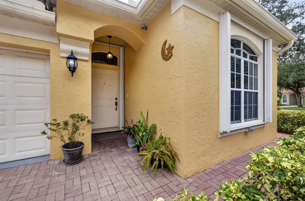 8058 Via Hacienda Riviera Beach, FL 33418