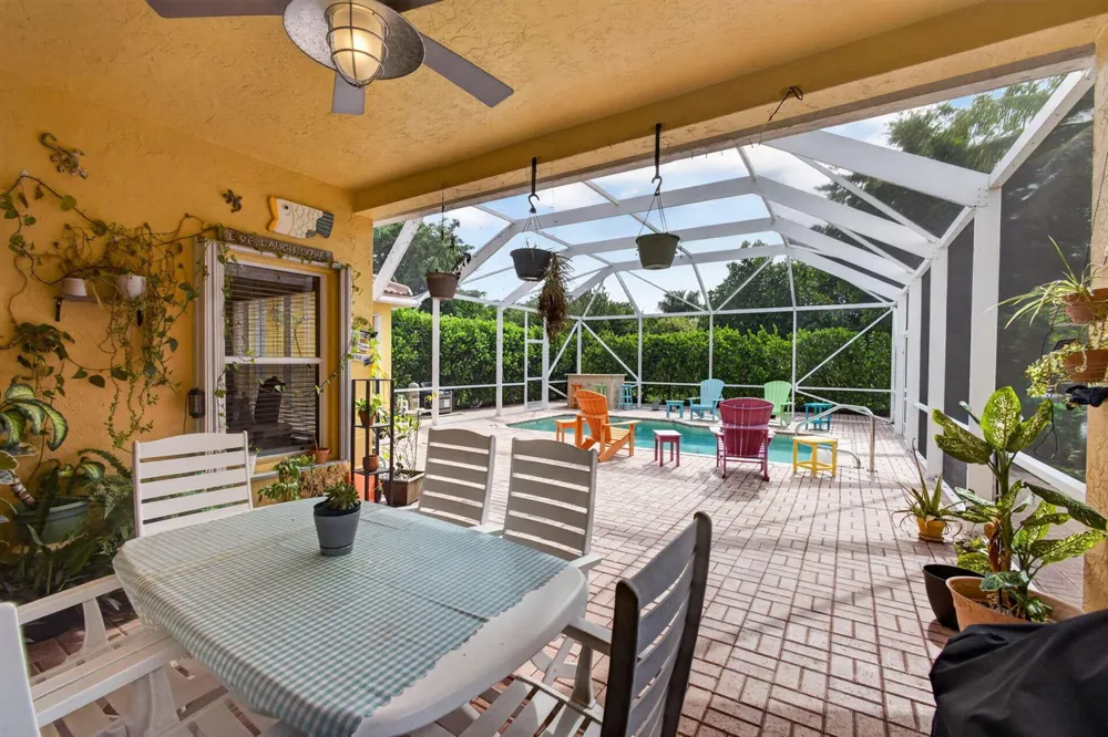 8058 Via Hacienda Riviera Beach, FL 33418