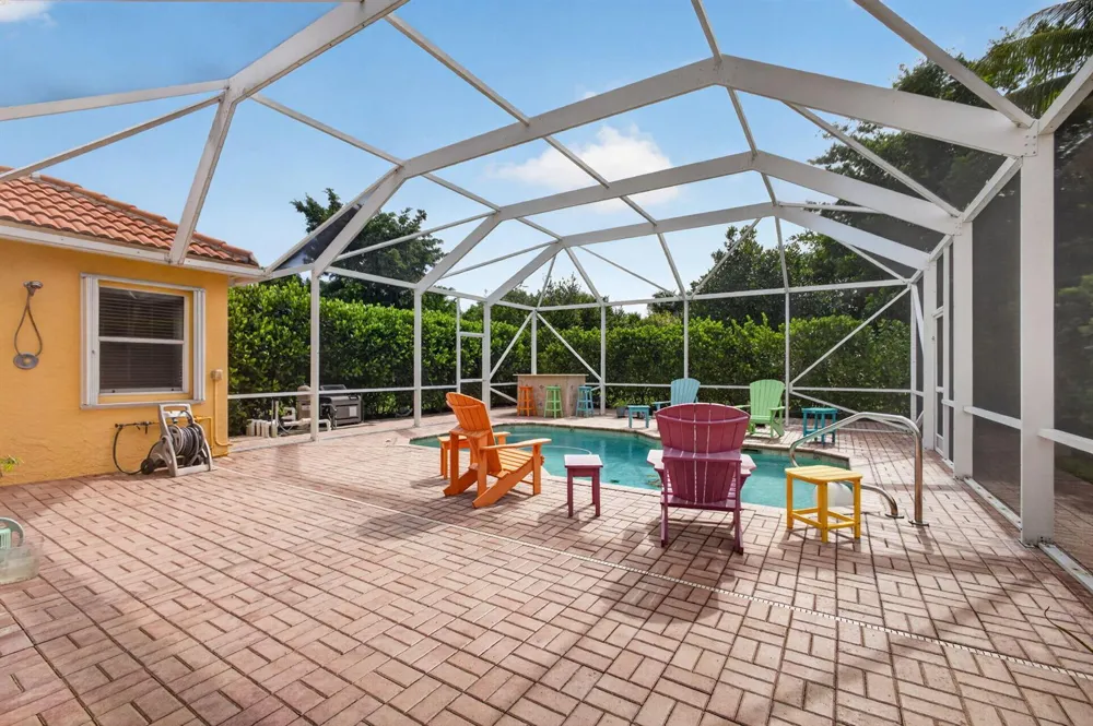 8058 Via Hacienda Riviera Beach, FL 33418