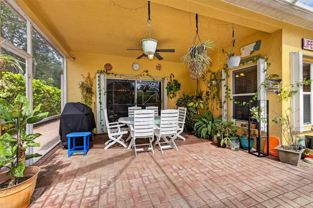 8058 Via Hacienda Riviera Beach, FL 33418