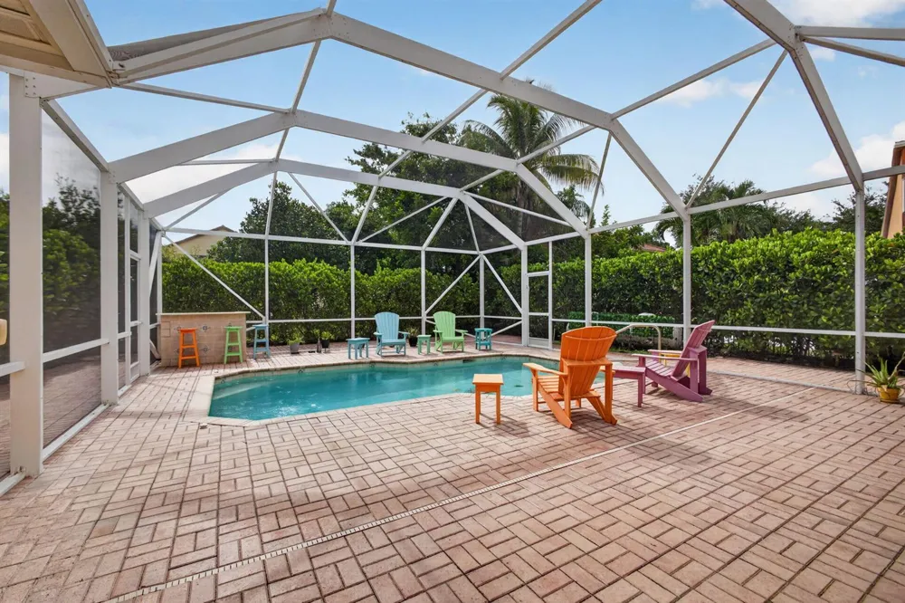 8058 Via Hacienda Riviera Beach, FL 33418
