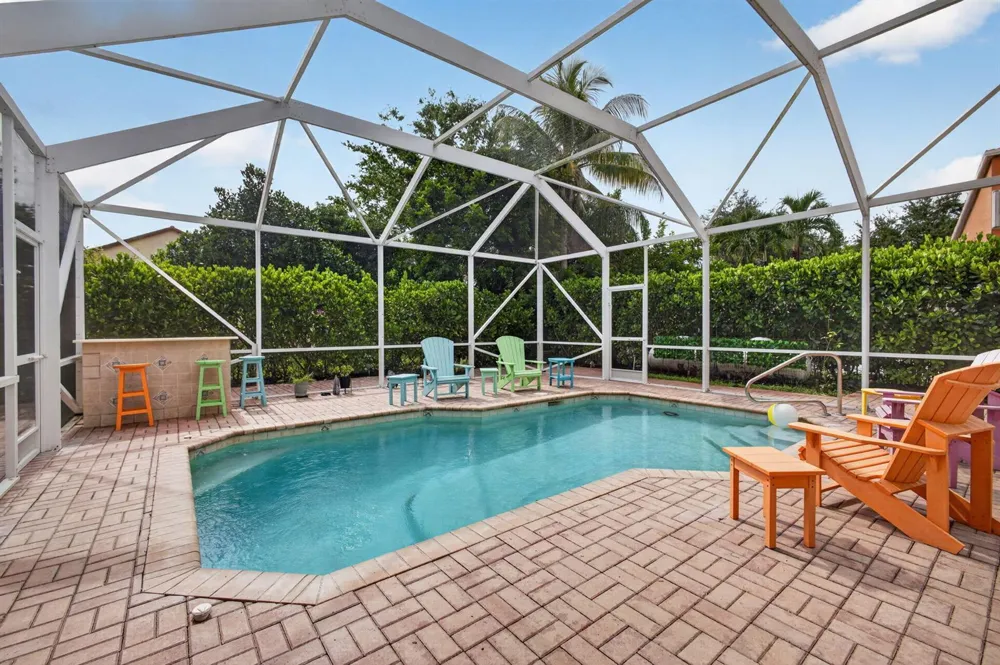 8058 Via Hacienda Riviera Beach, FL 33418