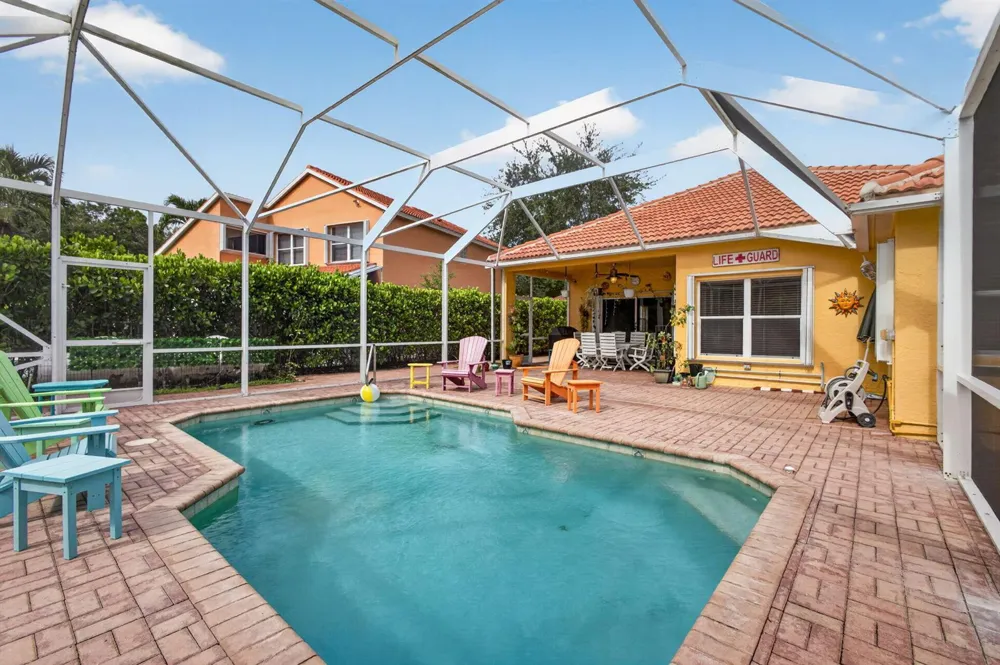 8058 Via Hacienda Riviera Beach, FL 33418