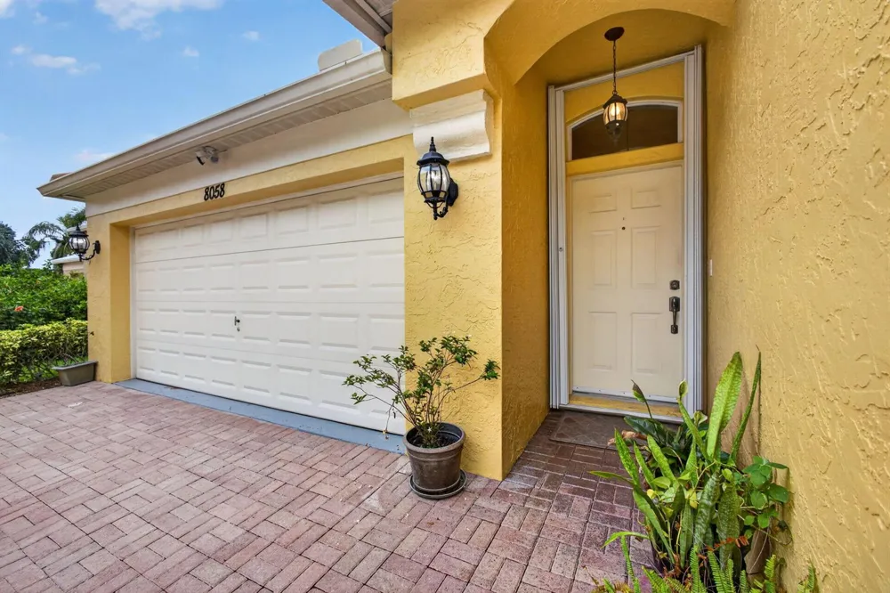 8058 Via Hacienda Riviera Beach, FL 33418