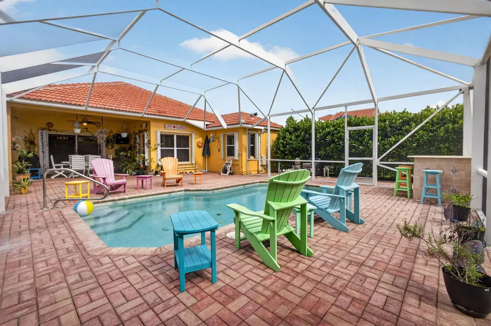 8058 Via Hacienda Riviera Beach, FL 33418