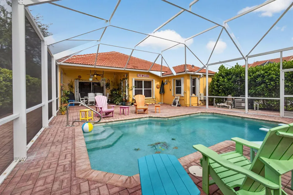 8058 Via Hacienda Riviera Beach, FL 33418