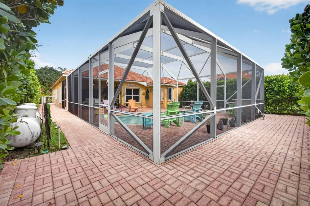 8058 Via Hacienda Riviera Beach, FL 33418
