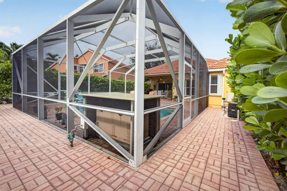 8058 Via Hacienda Riviera Beach, FL 33418