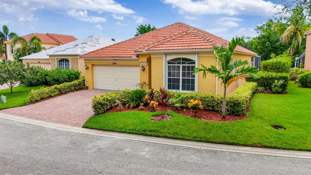 8058 Via Hacienda Riviera Beach, FL 33418
