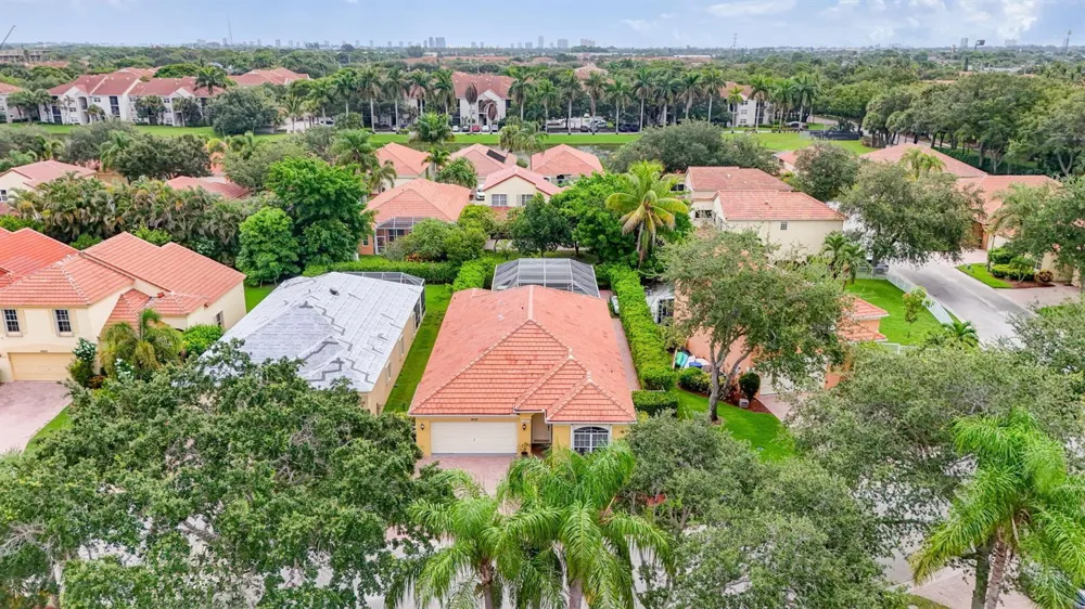 8058 Via Hacienda Riviera Beach, FL 33418