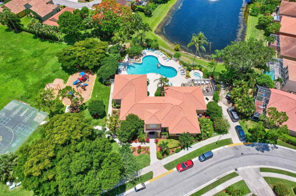 8058 Via Hacienda Riviera Beach, FL 33418