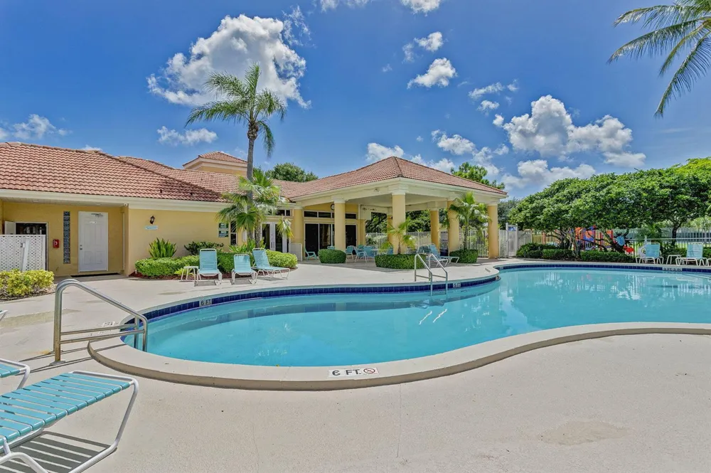 8058 Via Hacienda Riviera Beach, FL 33418