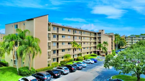 7840 NW 50th St #102