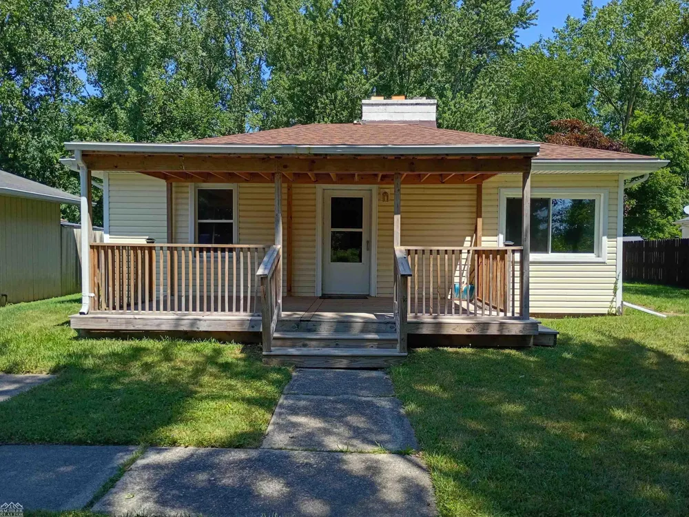 206 Degurse Avenue Marine City City, MI 48039