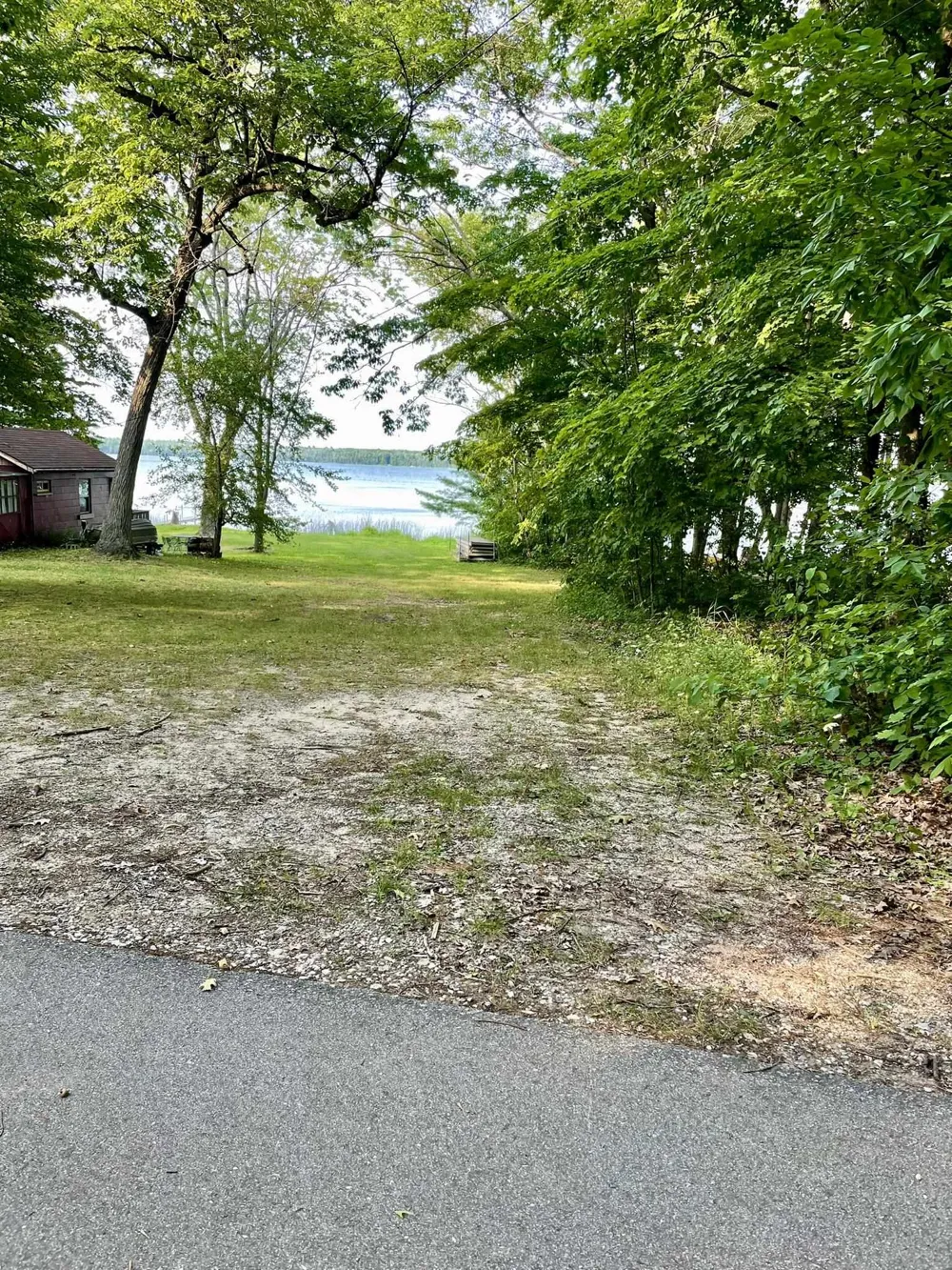 4483 Hickory Avenue Lake Township, MI 49640