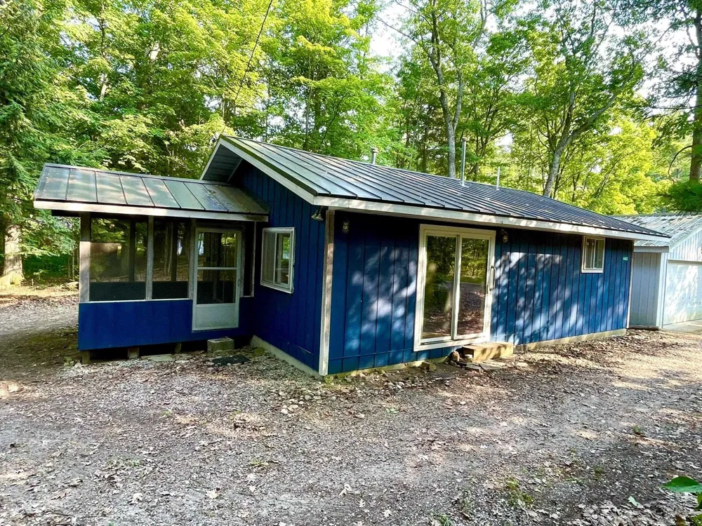 4483 Hickory Avenue Lake Township, MI 49640