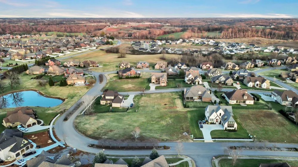 2569 Stone Manor Way Clarksville, TN 37043