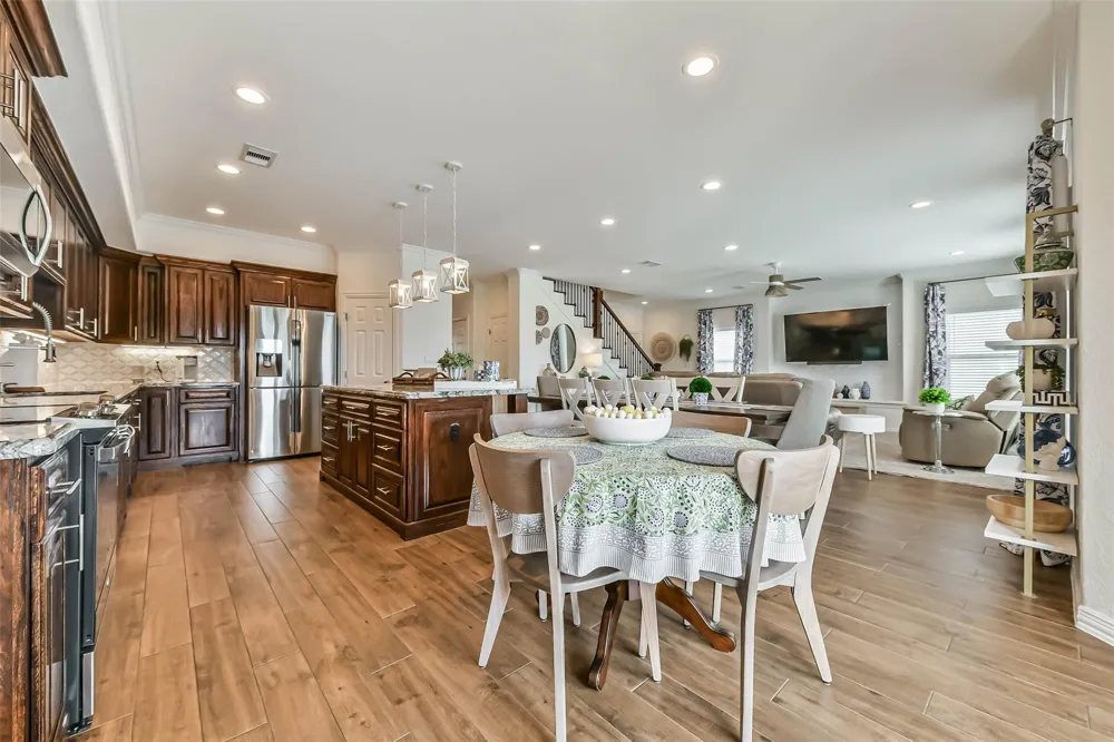 429 Jeanie Lynne Circle Tiki Island, TX 77554