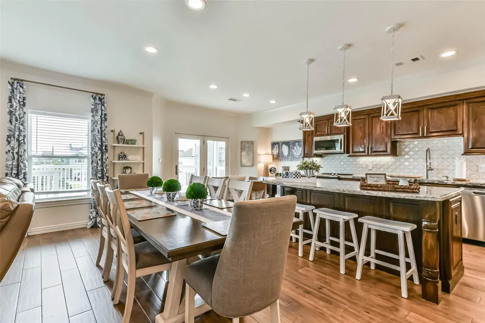 429 Jeanie Lynne Circle Tiki Island, TX 77554
