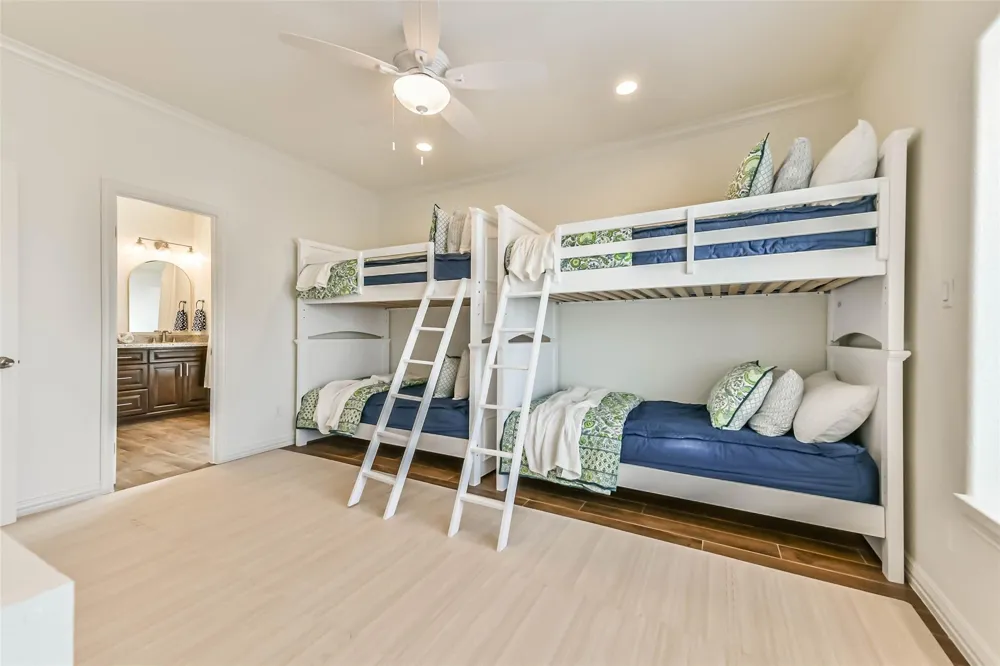 429 Jeanie Lynne Circle Tiki Island, TX 77554
