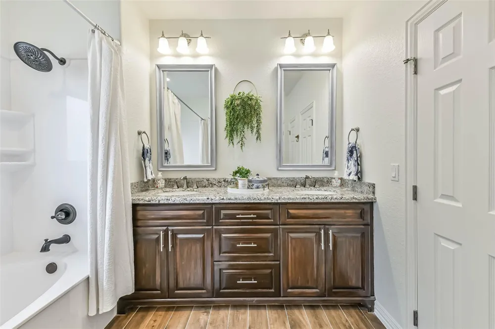 429 Jeanie Lynne Circle Tiki Island, TX 77554
