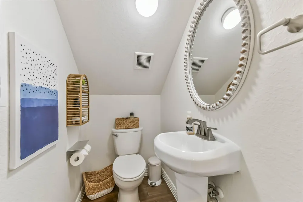 429 Jeanie Lynne Circle Tiki Island, TX 77554