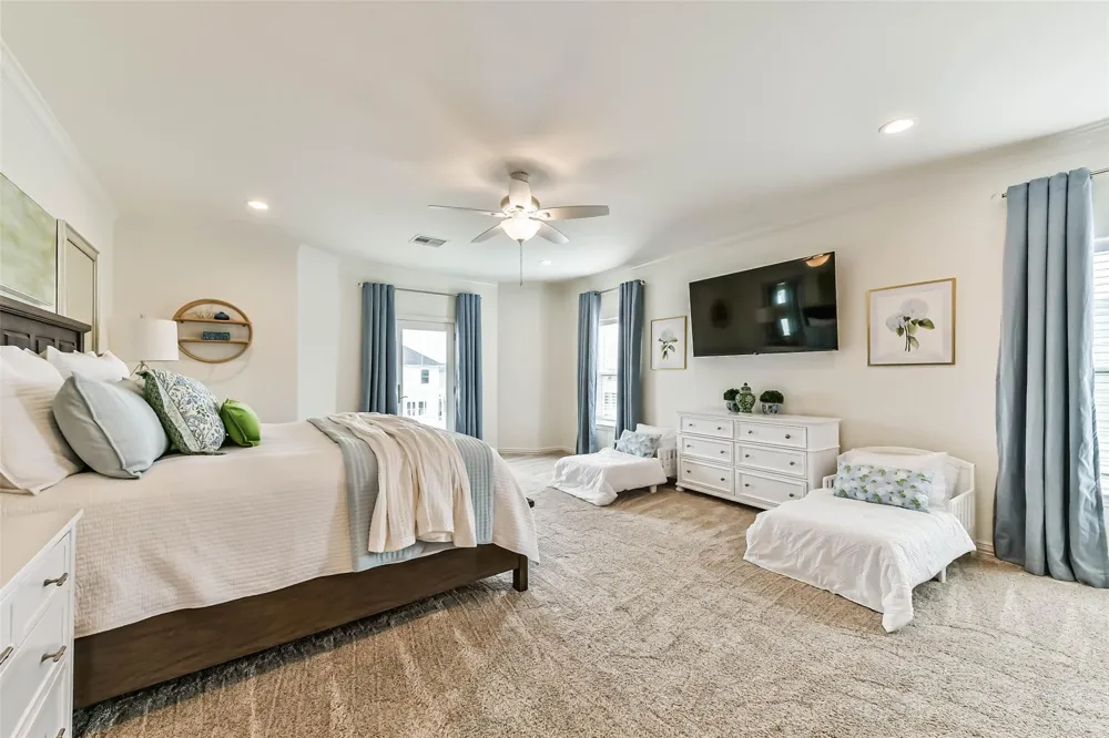 429 Jeanie Lynne Circle Tiki Island, TX 77554