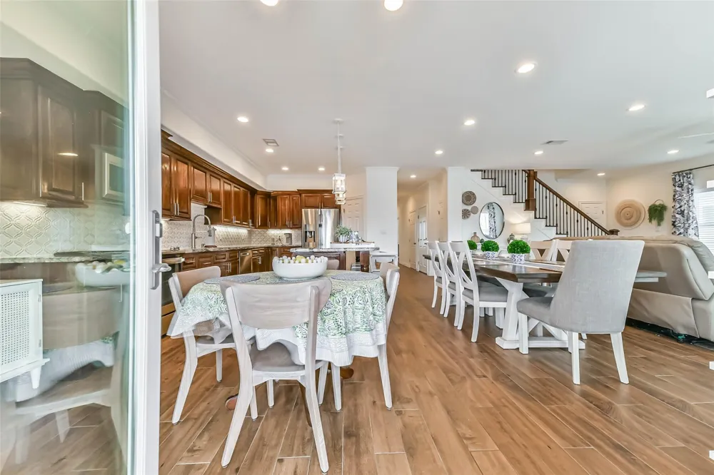 429 Jeanie Lynne Circle Tiki Island, TX 77554