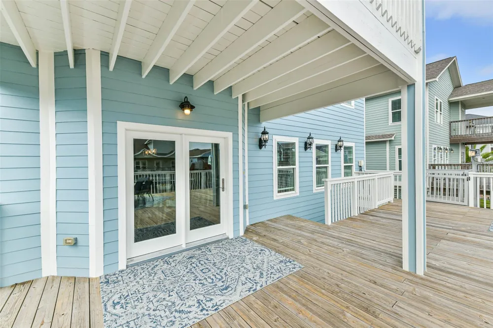 429 Jeanie Lynne Circle Tiki Island, TX 77554