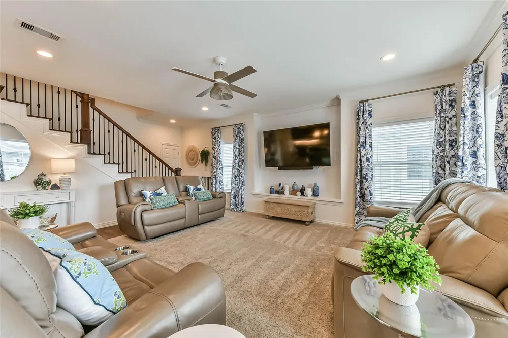 429 Jeanie Lynne Circle Tiki Island, TX 77554