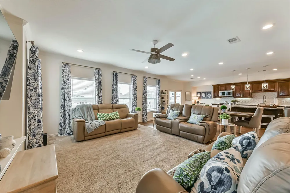429 Jeanie Lynne Circle Tiki Island, TX 77554