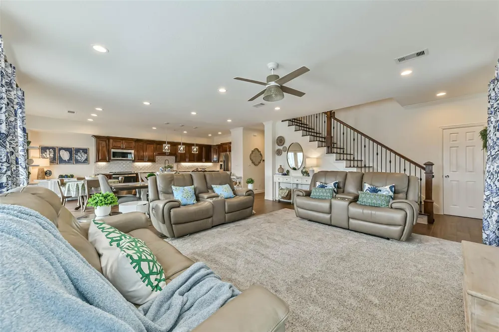 429 Jeanie Lynne Circle Tiki Island, TX 77554