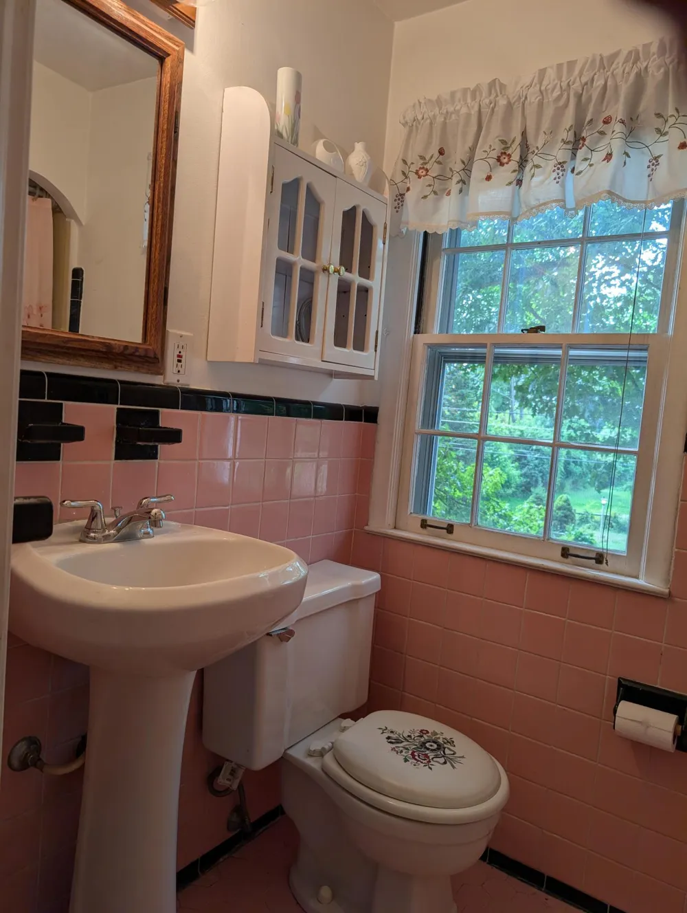 26137 Joy Road Dearborn Heights, MI 48127
