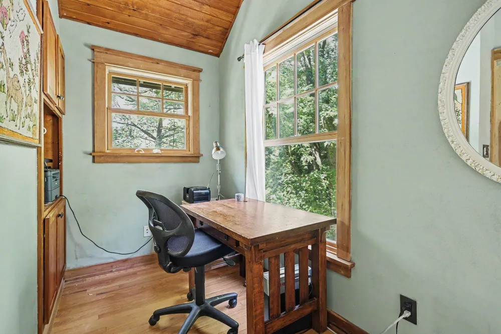 6650 Pine Lane Sawyer, MI 49125