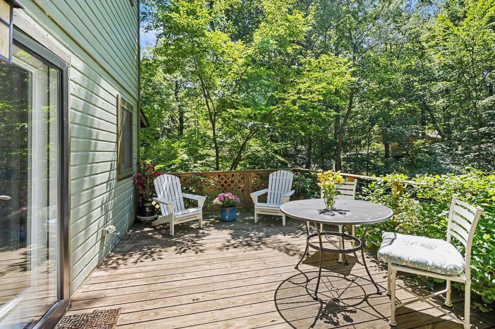 6650 Pine Lane Sawyer, MI 49125