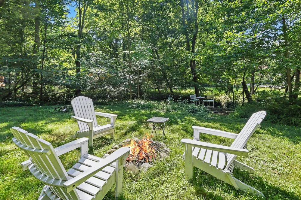 6650 Pine Lane Sawyer, MI 49125