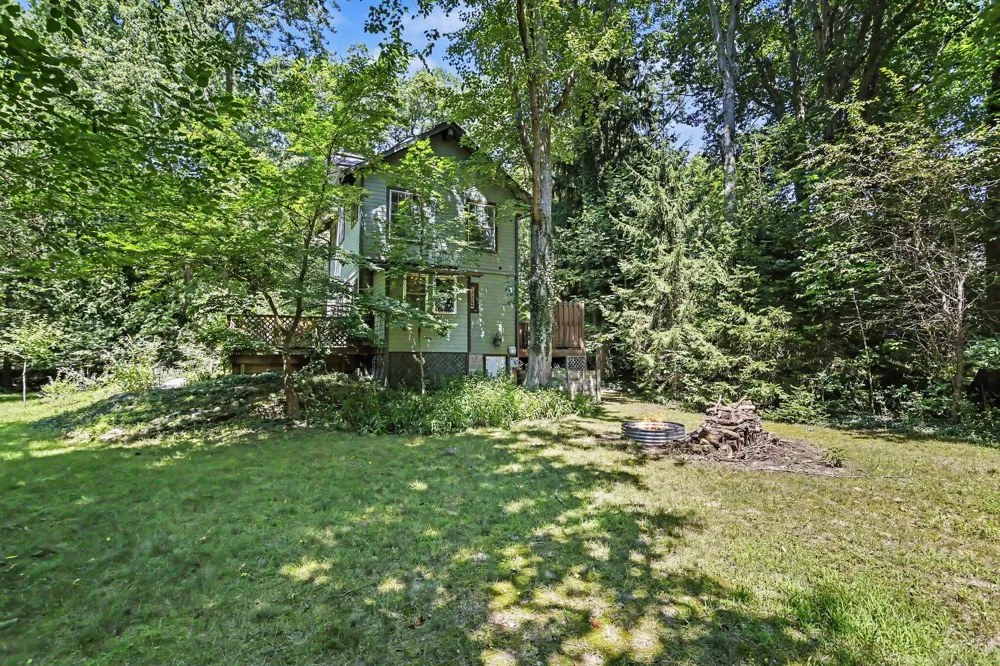 6650 Pine Lane Sawyer, MI 49125