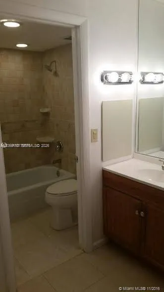 3670 Inverrary Dr #1U Lauderhill, FL 33319