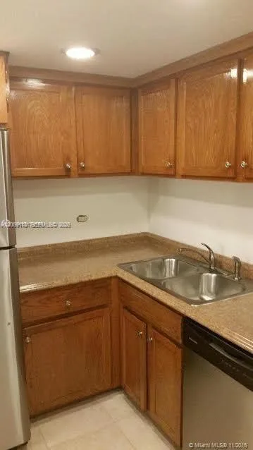 3670 Inverrary Dr #1U Lauderhill, FL 33319