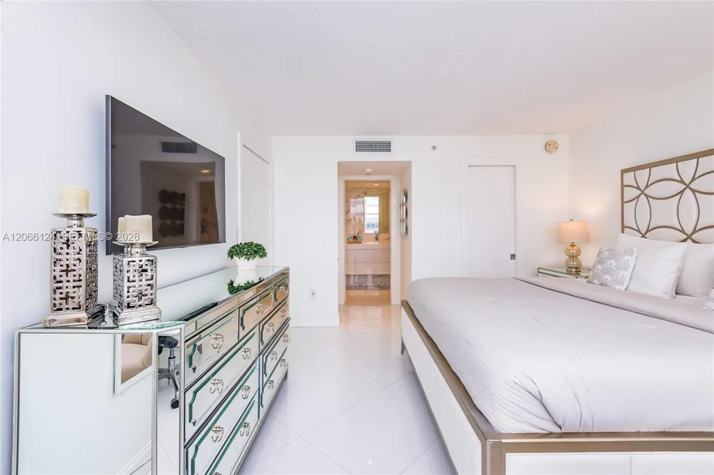 6917 Collins Ave #720 Miami Beach, FL 33141