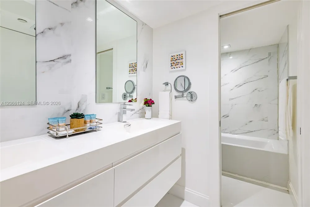 6917 Collins Ave #720 Miami Beach, FL 33141