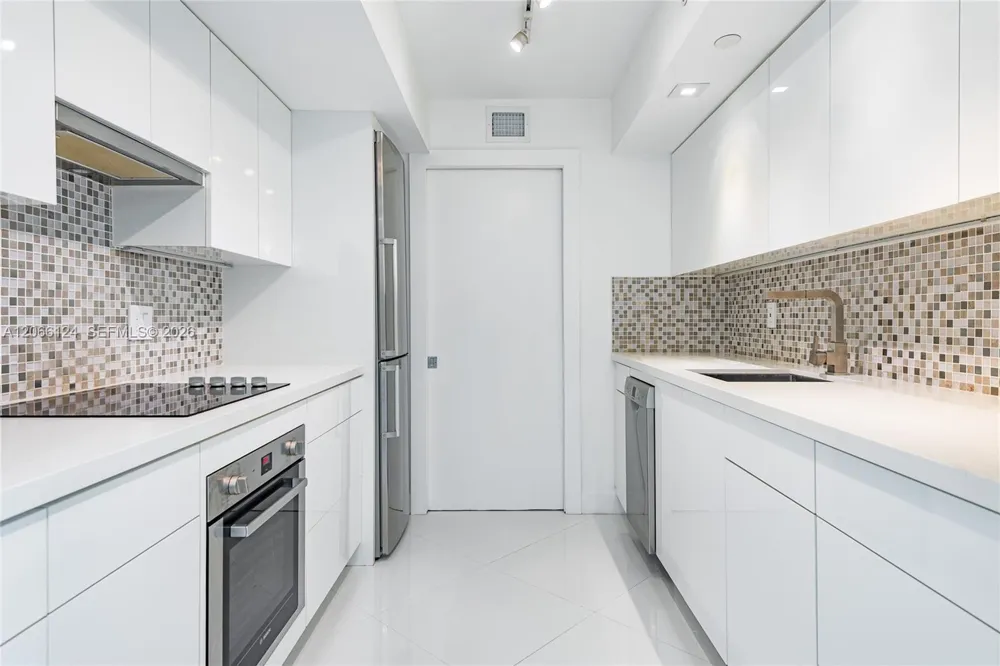 6917 Collins Ave #720 Miami Beach, FL 33141