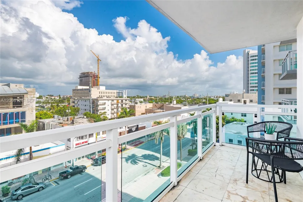 6917 Collins Ave #720 Miami Beach, FL 33141