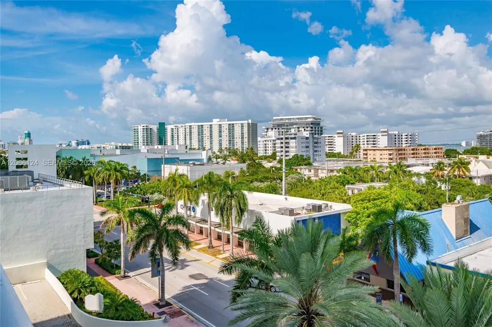 6917 Collins Ave #720 Miami Beach, FL 33141